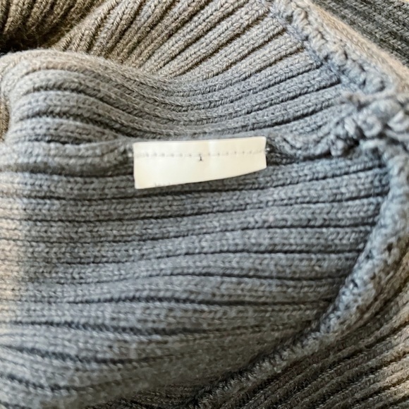 Michael By Michael Kors Gray Asymmetrical Hem Knot Crewneck Sweater Size Medium - Picture 2 of 7